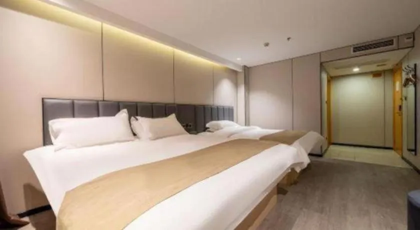 Bed in GreenTree Inn Shanghai Railway Station Macao Road