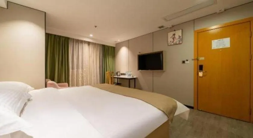 Bed in GreenTree Inn Shanghai Railway Station Macao Road