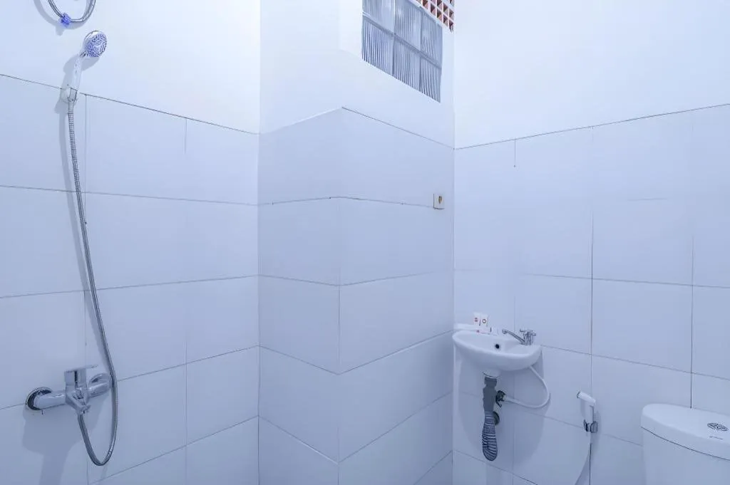 OYO 1755 De'balcon Accomodation Near Ngurah Rai Airport