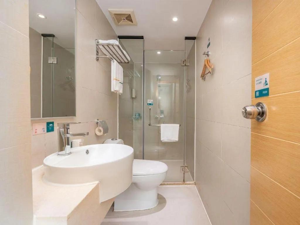 City Comfort Inn Zhanjiang Shimao Building Chikan Old Street