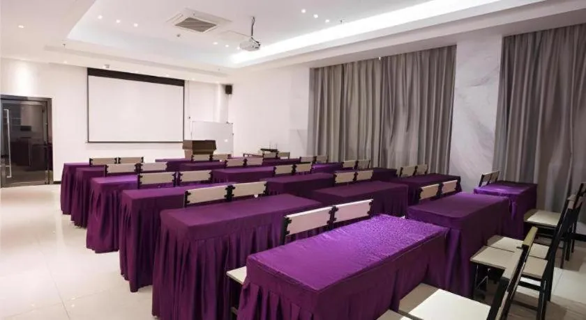 City Comfort Inn Zhanjiang Shimao Building Chikan Old Street