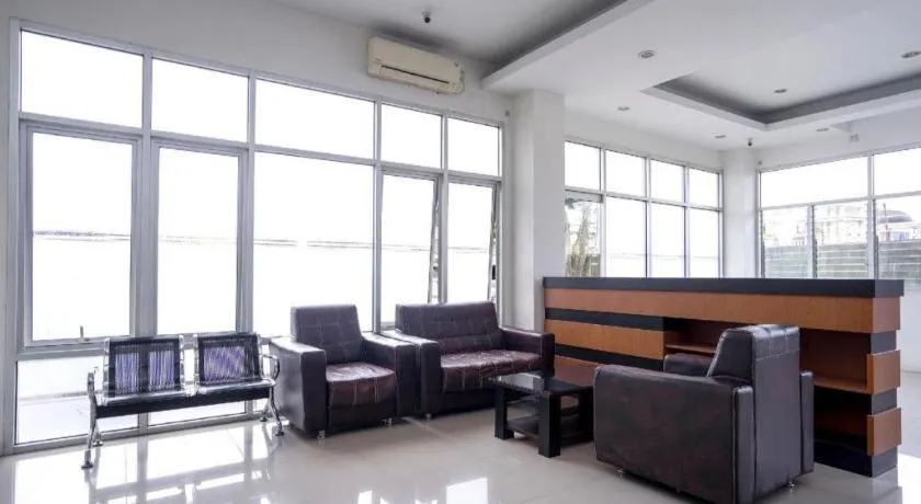 OYO 2695 D'es Guest House