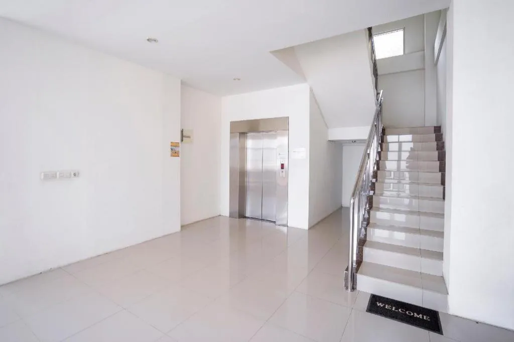 OYO 2695 D'es Guest House