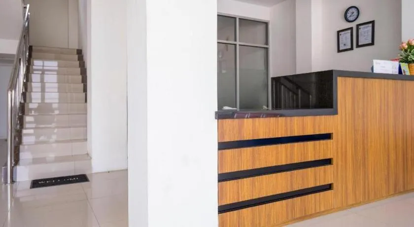 OYO 2695 D'es Guest House