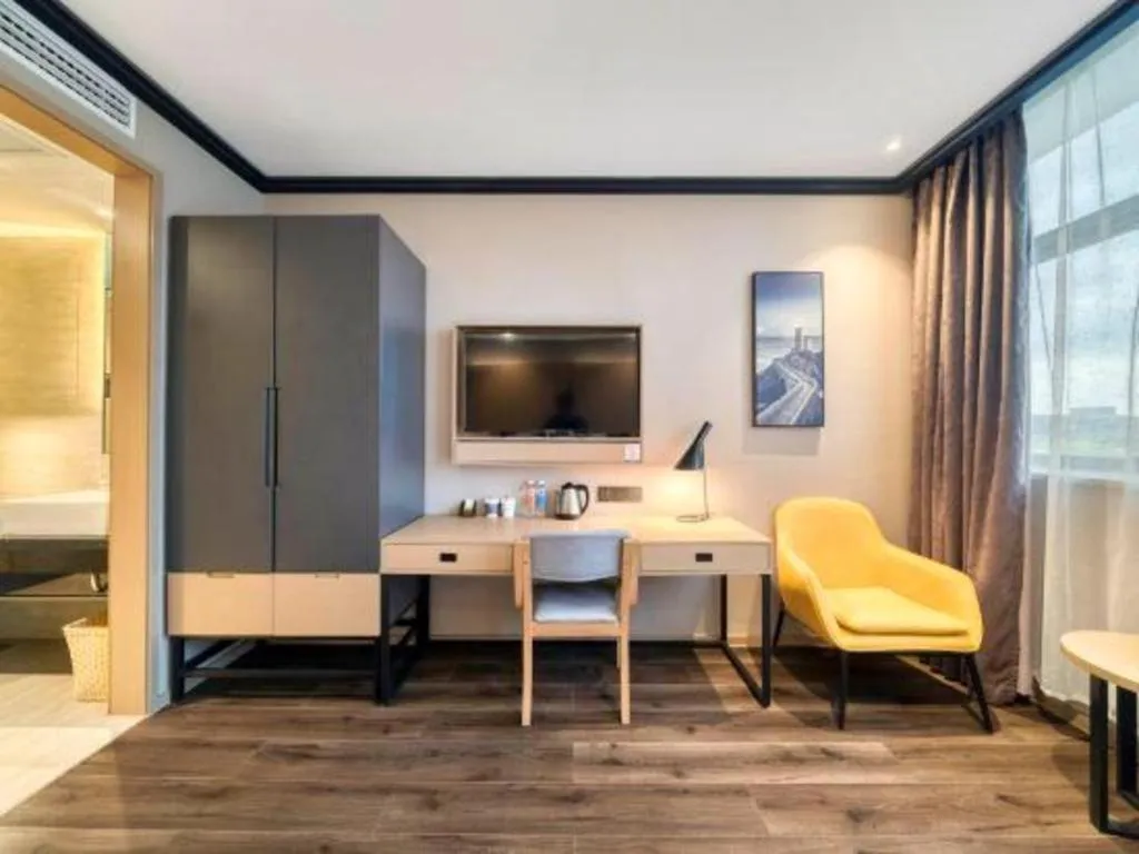 Bed in Atour Light Hotel Hangzhou Future Sci-Tech City