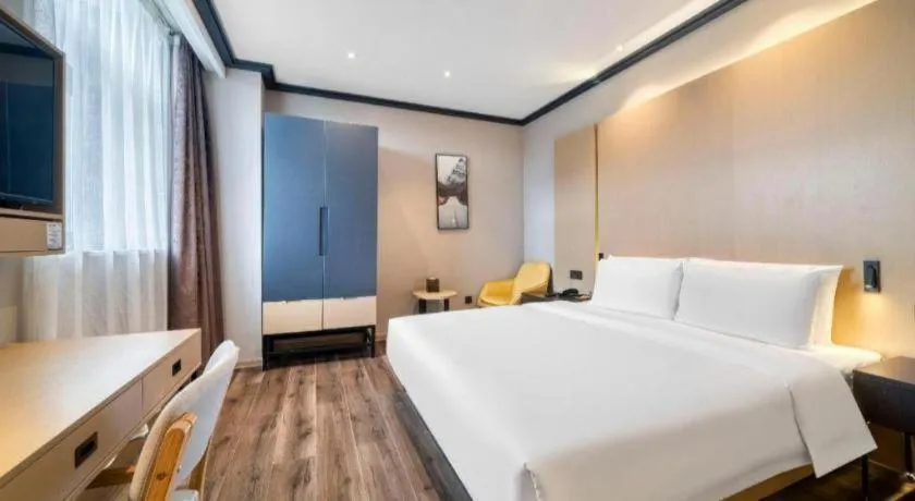 Bed in Atour Light Hotel Hangzhou Future Sci-Tech City