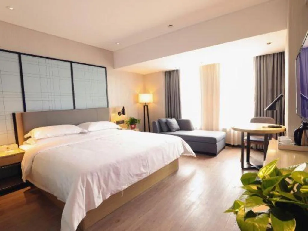 Bed in GreenTree Eastern Hotel Hunan Changsha Xinsha Luositang Metro Station