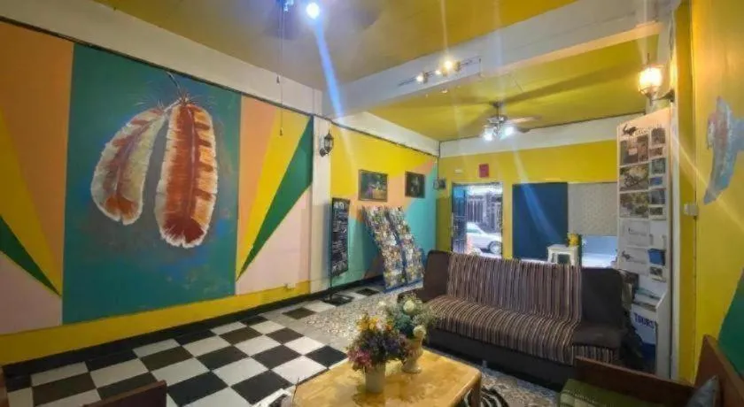 OYO 75303 V Home Guesthouse Sunday Night Market