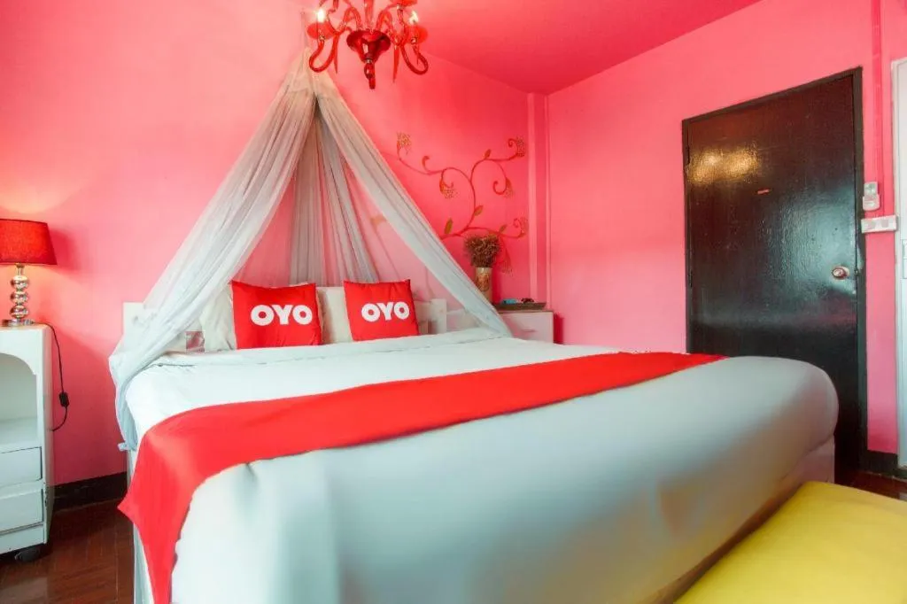 Bed in OYO 75303 V Home Guesthouse Sunday Night Market