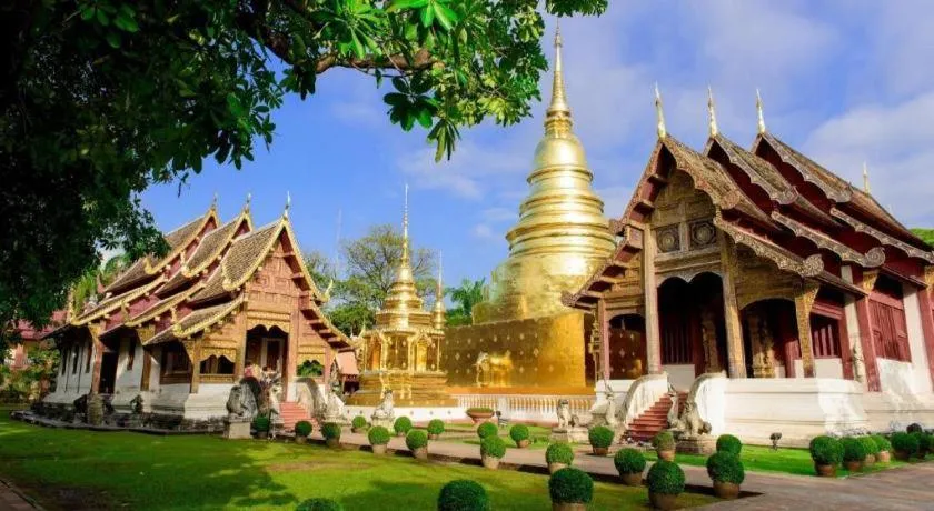 OYO 75303 V Home Guesthouse Sunday Night Market