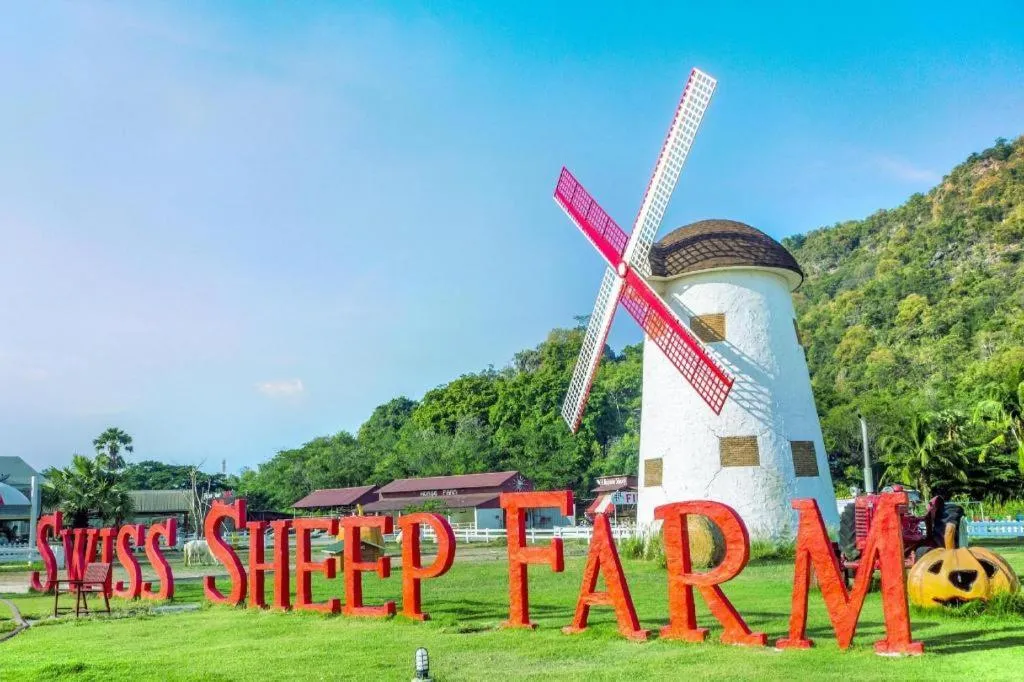 OYO 981 Fluke and Flame Cha Am