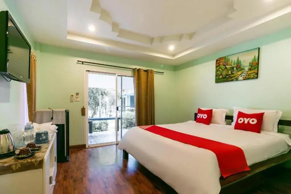 Bed in OYO 981 Fluke & Flame Cha-Am Bed in OYO 981 Fluke & Flame Cha-Am