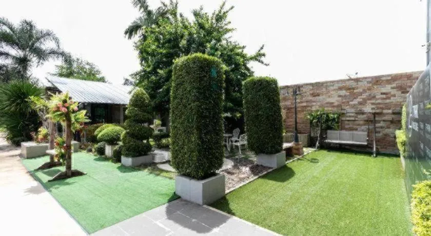 OYO 75305 T Park Pak Chong