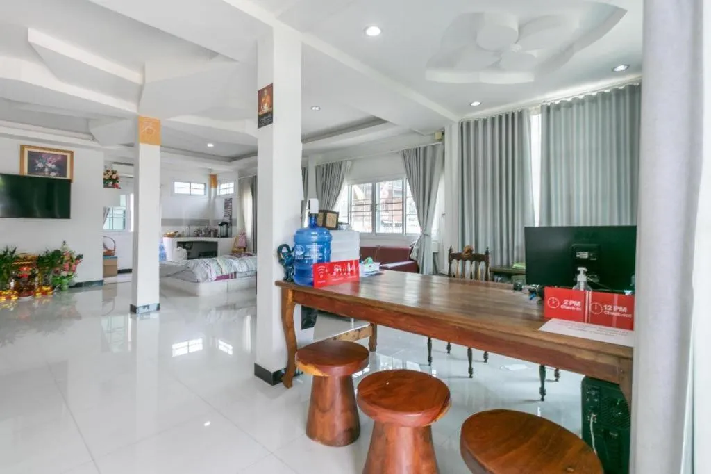 OYO 75305 T Park Pak Chong