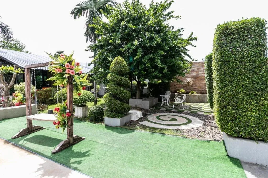 OYO 75305 T Park Pak Chong