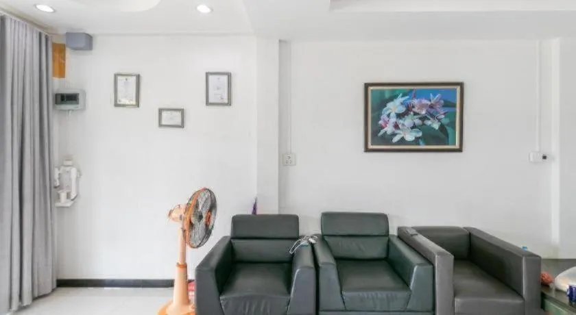 OYO 75305 T Park Pak Chong