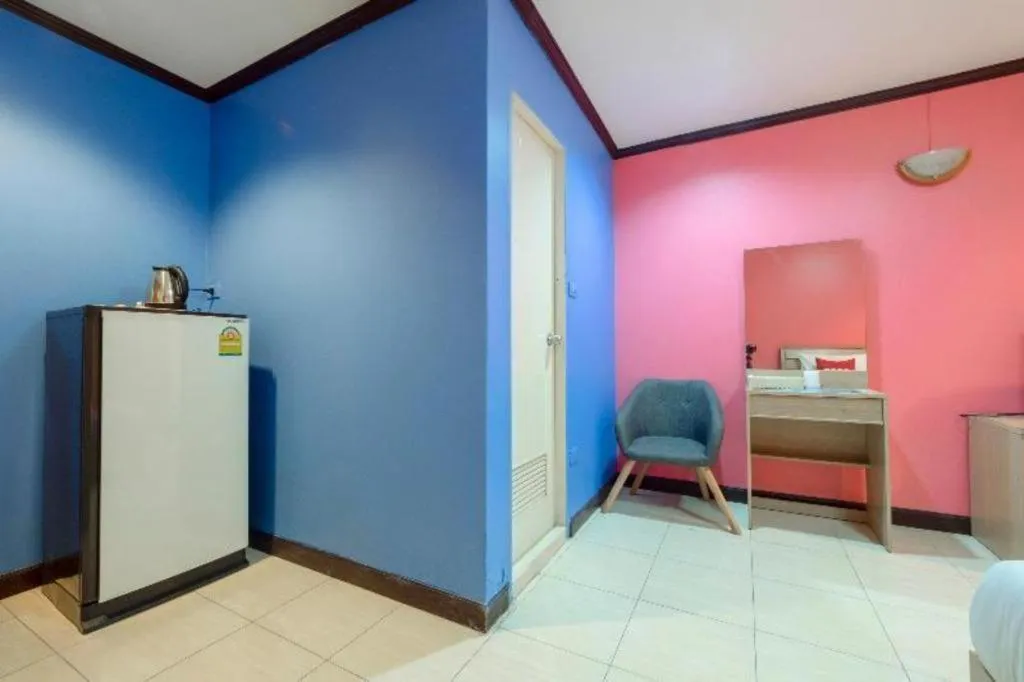 OYO 75327 Diyana Residence