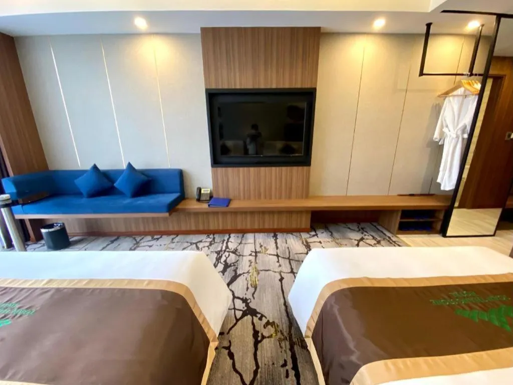 Bed in Khach san Toan Thang Stone