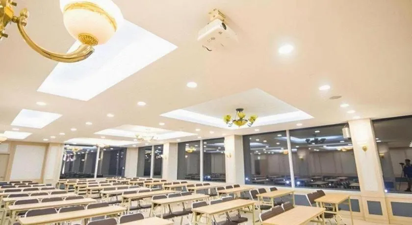 Hyundai Elliot Hotel and Resort