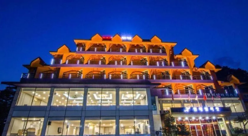 Hyundai Elliot Hotel and Resort