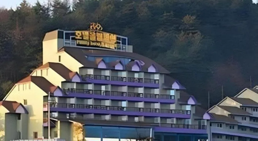 Hyundai Elliot Hotel and Resort