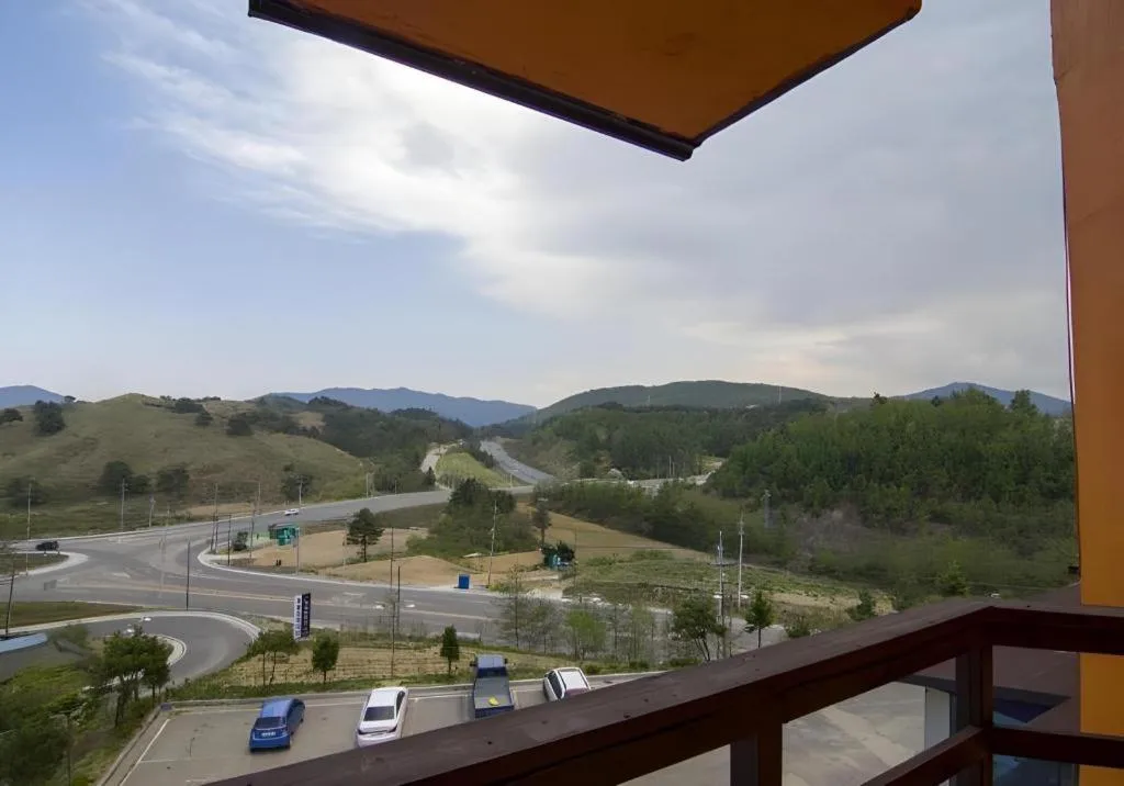 Hyundai Elliot Hotel and Resort