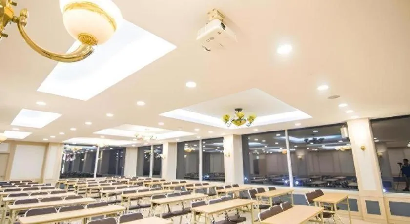 Hyundai Elliot Hotel and Resort