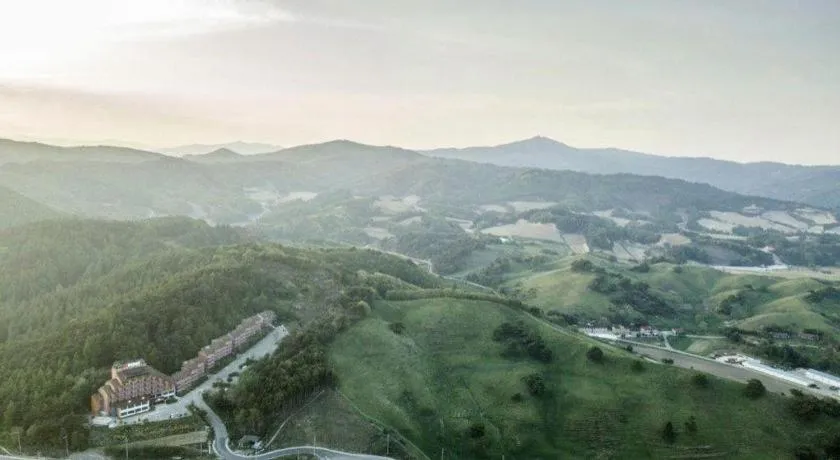 Hyundai Elliot Hotel and Resort