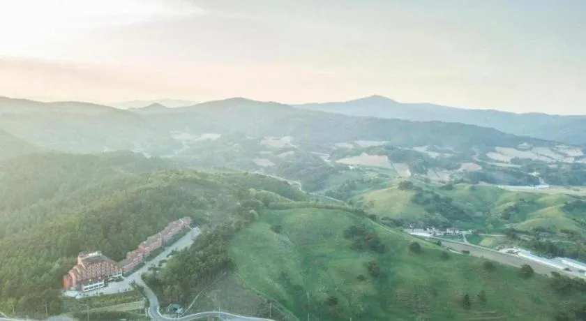 Hyundai Elliot Hotel and Resort