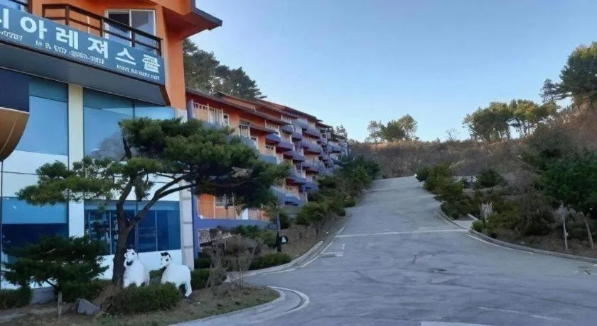 Hyundai Elliot Hotel and Resort