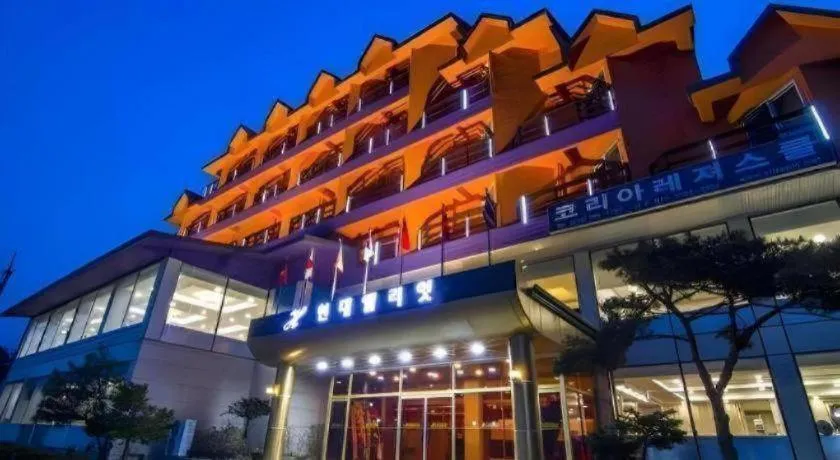 Hyundai Elliot Hotel and Resort