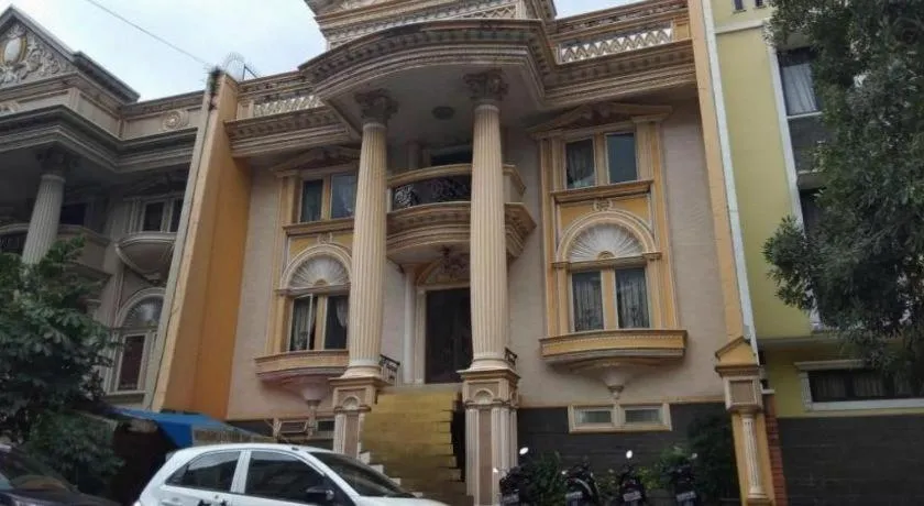 OYO 2765 Mulia Raja Kost