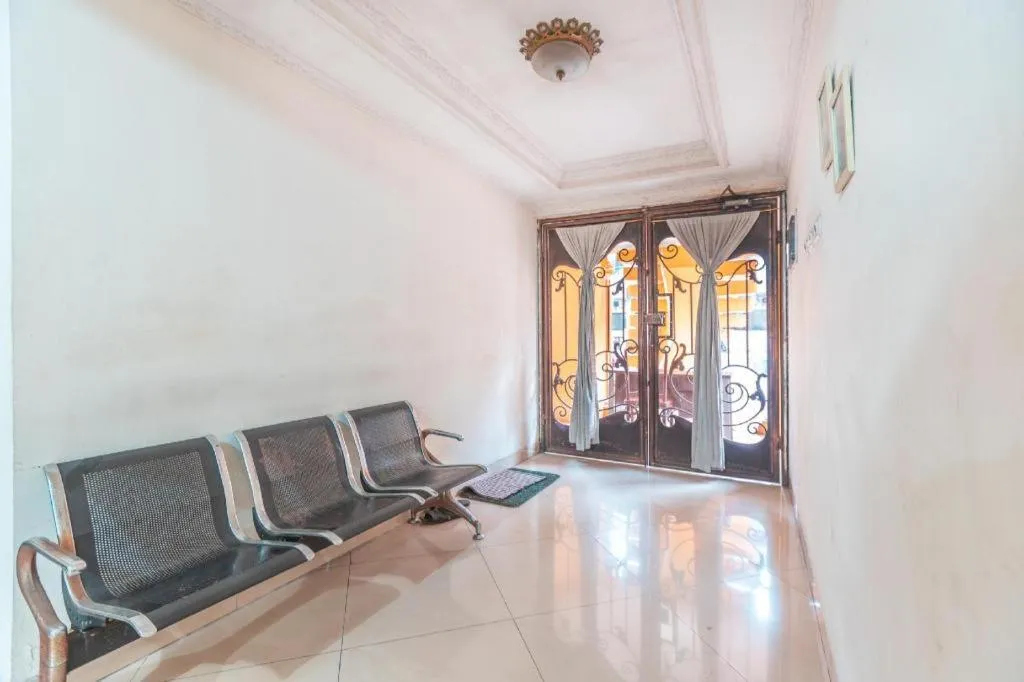 OYO 2765 Mulia Raja Kost