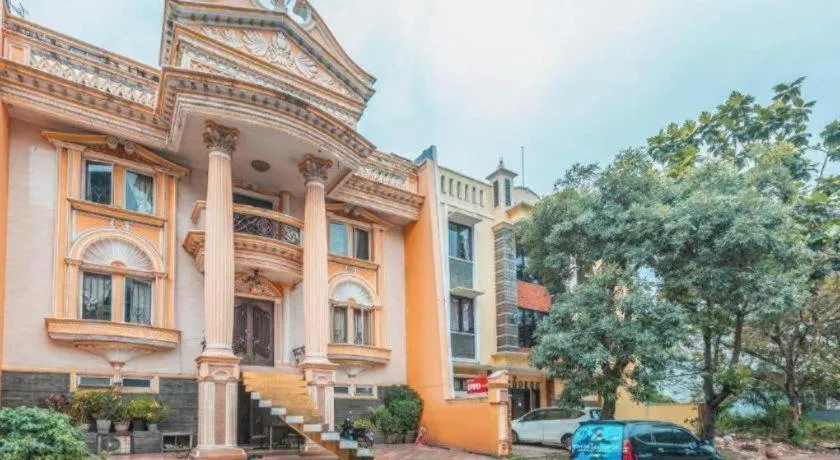 OYO 2765 Mulia Raja Kost