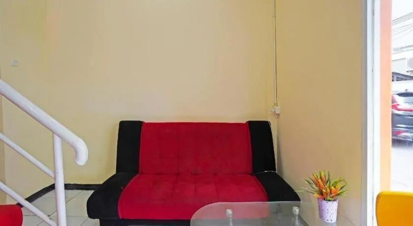 OYO 91727 Luxury Homestay Sidoarjo