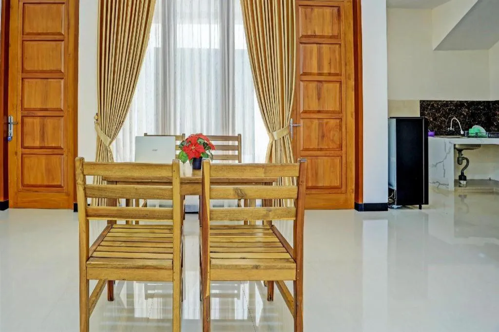 OYO 92387 Ratu Homestay Syariah