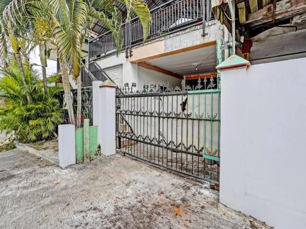 Hotel O Griya Sandi Residence Family NearPantai Boom