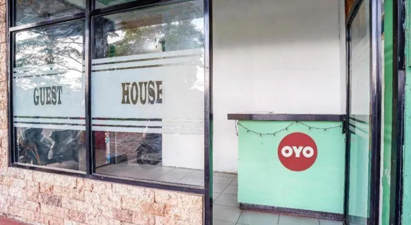 OYO 92609 Guest House Malay Singkawang