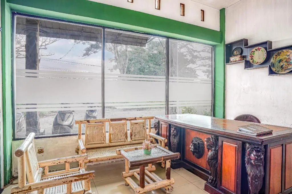 OYO 92609 Guest House Malay Singkawang