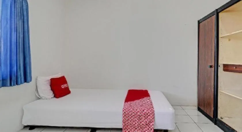 Bed in OYO Life 92630 Siliwangi Residence 63