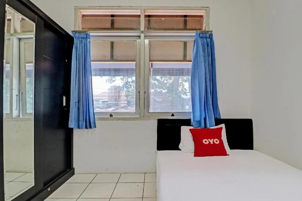 Bed in OYO Life 92630 Siliwangi Residence 63