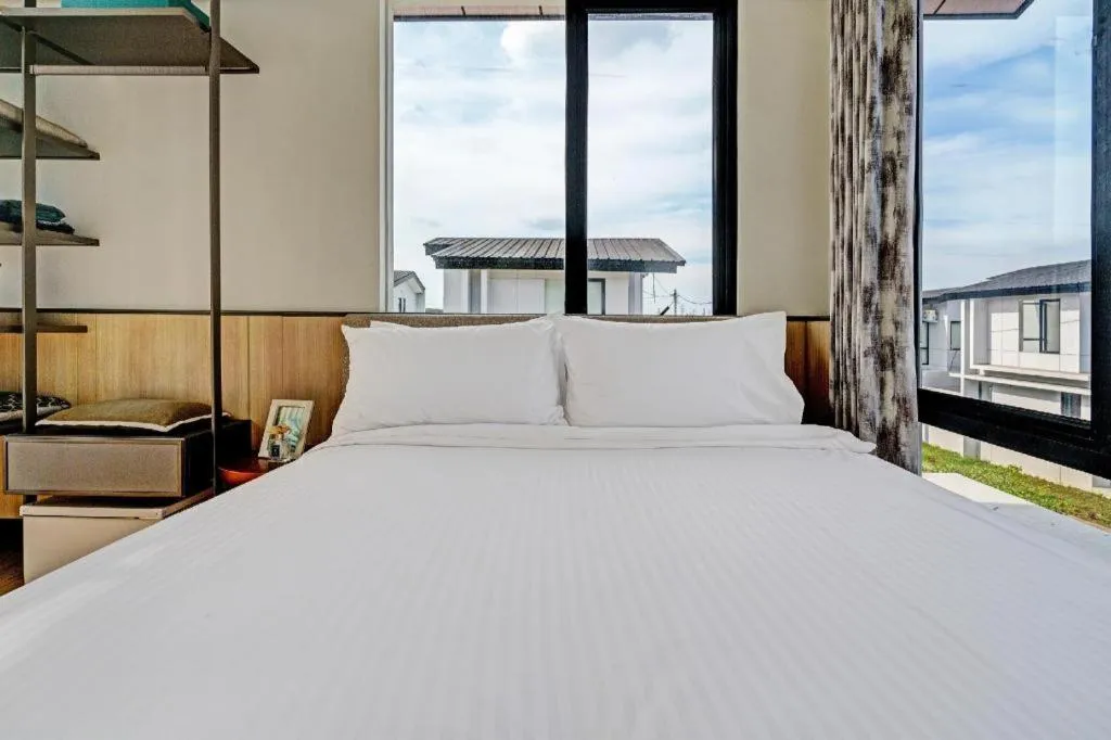 Bed in OYO Life 92719 Rolling Hills Residence Karawang