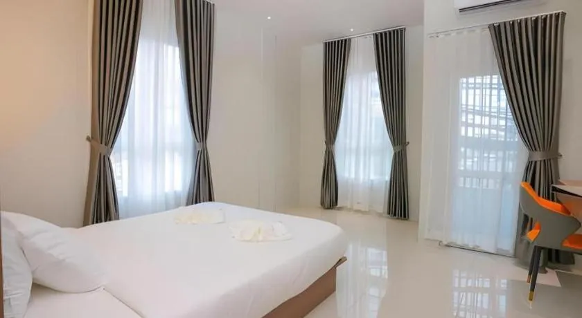 Bed in Athenee Hotel Vientiane