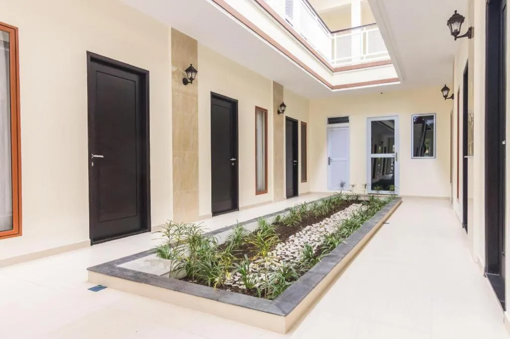 OYO Life 2735 Graha Nirwana