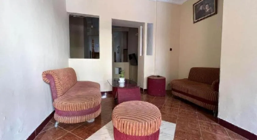 OYO 94003 Anjuk Ladang Homestay