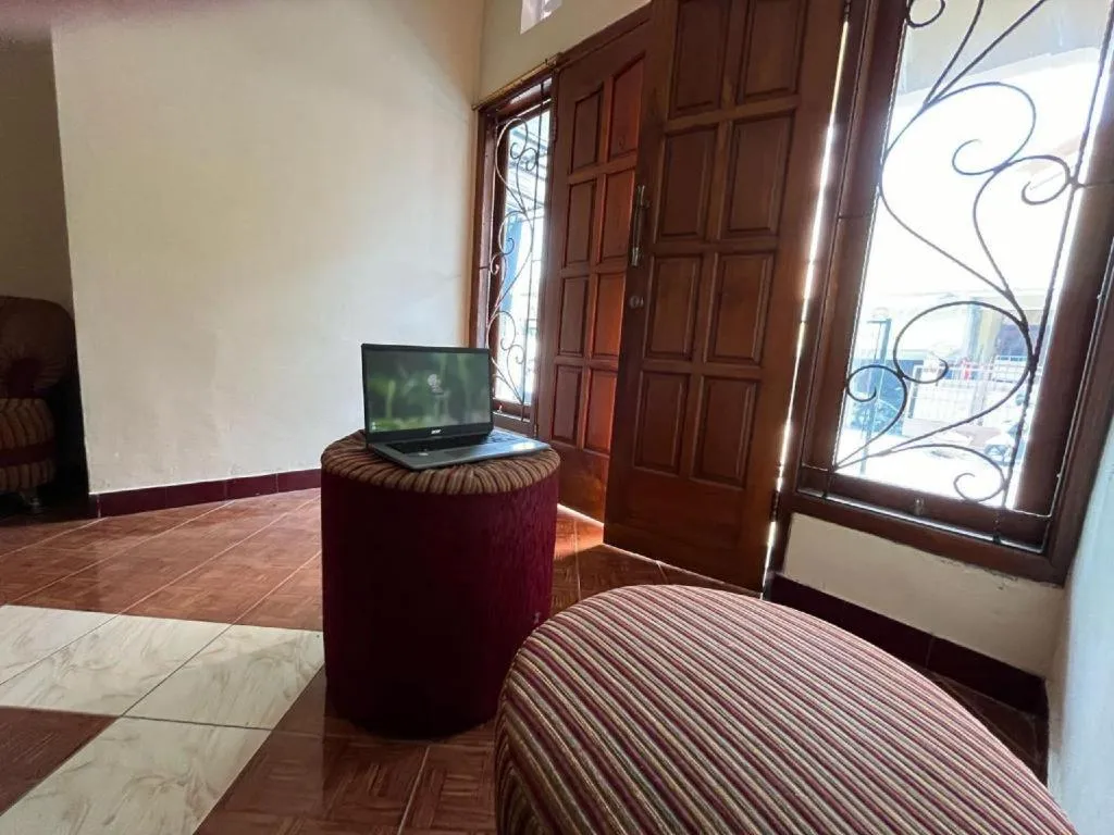 OYO 94003 Anjuk Ladang Homestay