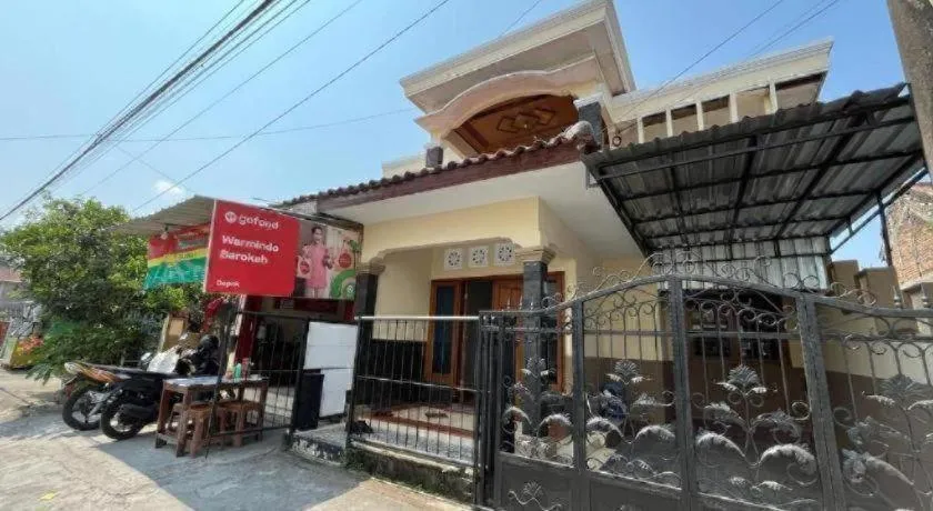 OYO 94003 Anjuk Ladang Homestay