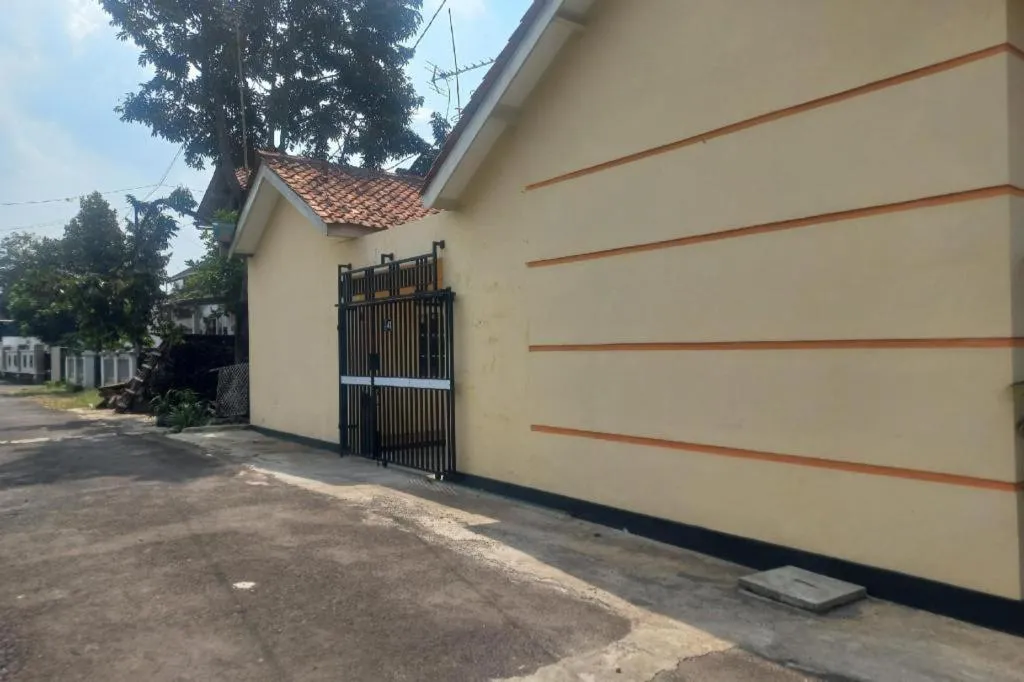 Hotel O Guest House Wijaya Syariah Near alun alun kota purwokerto