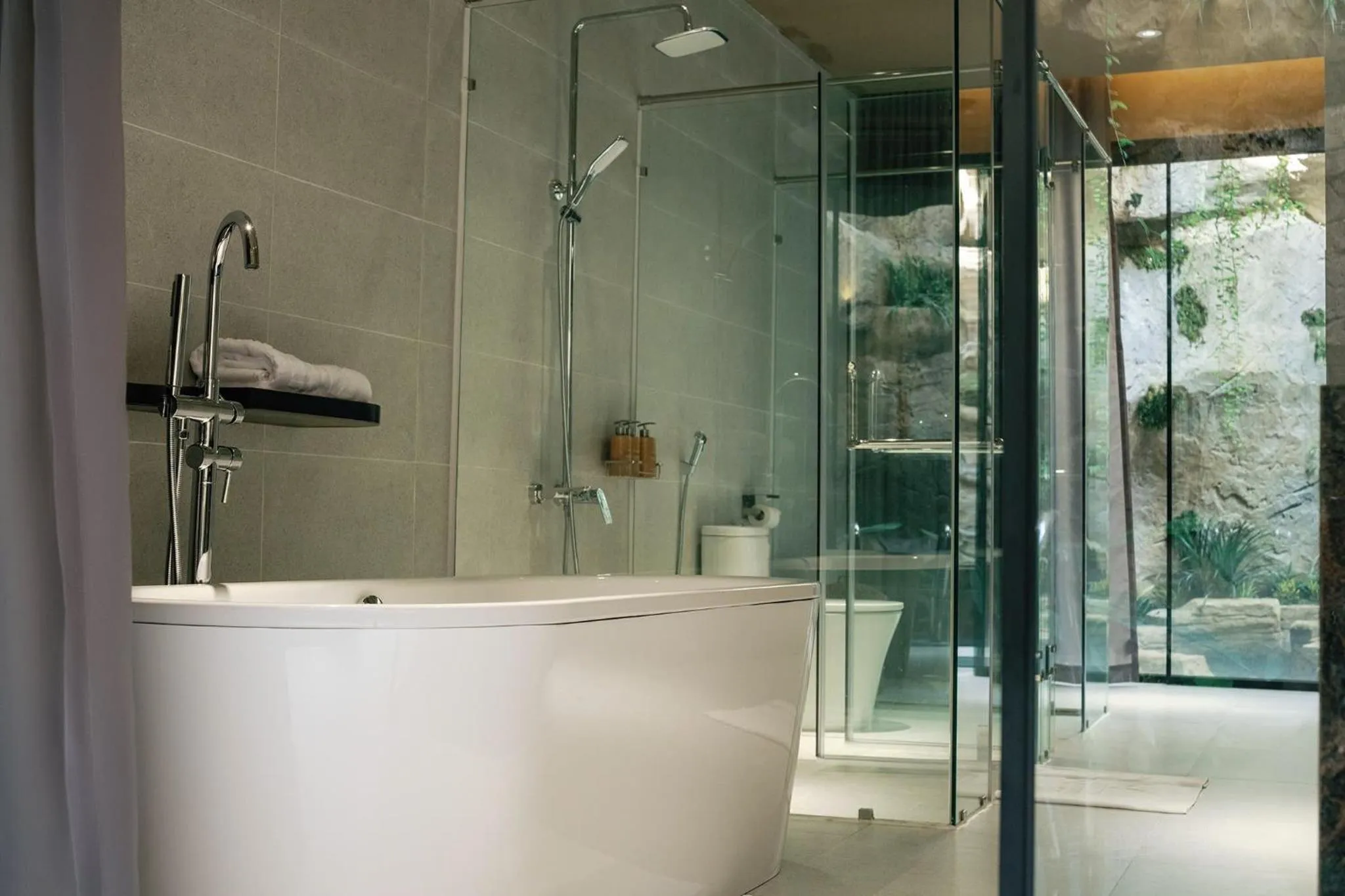 Shower in Lamori Resort & Spa