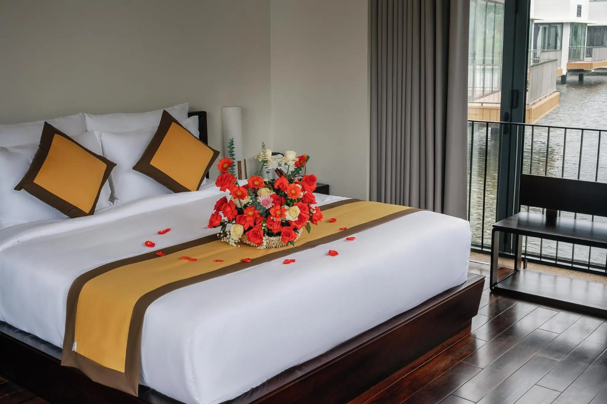 Bed in Lamori Resort & Spa